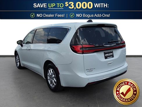 Used 2023 Chrysler Pacifica Touring-L FWD image 4