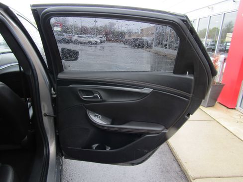 Used 2018 Chevrolet Impala LT image 22