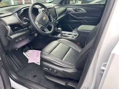 Used 2023 Chevrolet Traverse LT