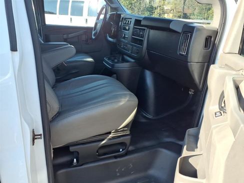 Used 2020 Chevrolet Express 3500 w/ Power Convenience Package image 29