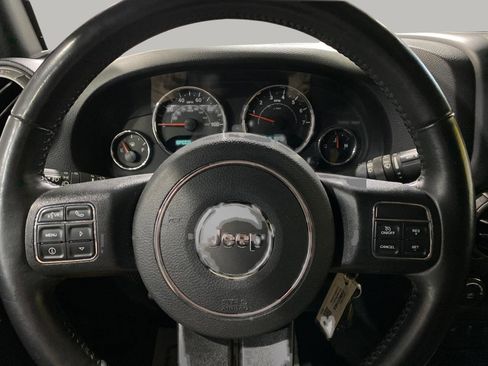 Used 2018 Jeep Wrangler Unlimited Sport S image 11