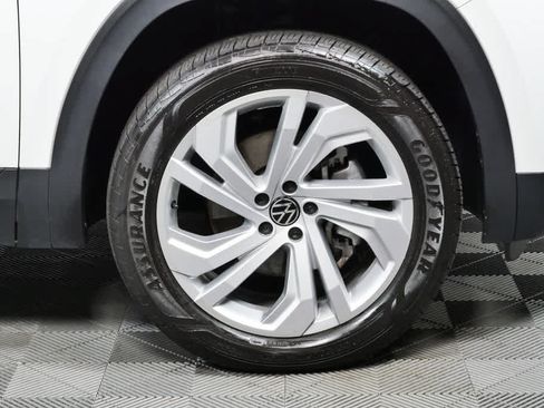 Certified 2022 Volkswagen Atlas SE FWD image 39