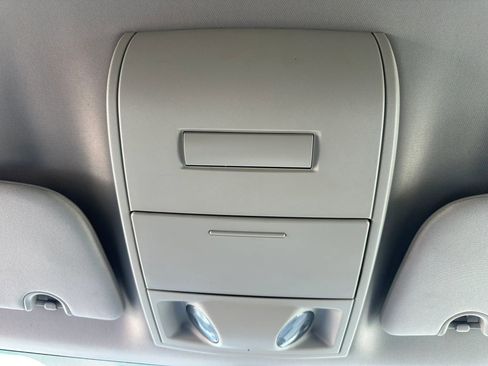 Used 2019 Dodge Grand Caravan SE w/ UConnect Hands-Free Group image 29