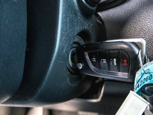 Used 2025 Toyota Corolla LE image 34