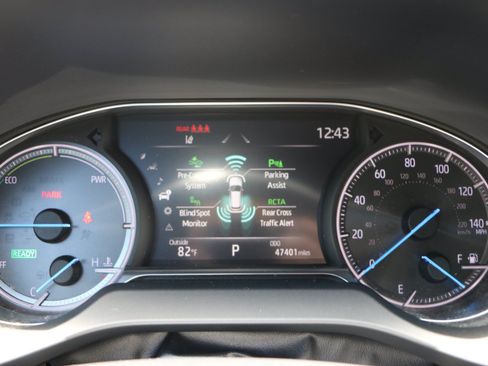 Used 2023 Toyota Venza XLE AWD/4WD image 33