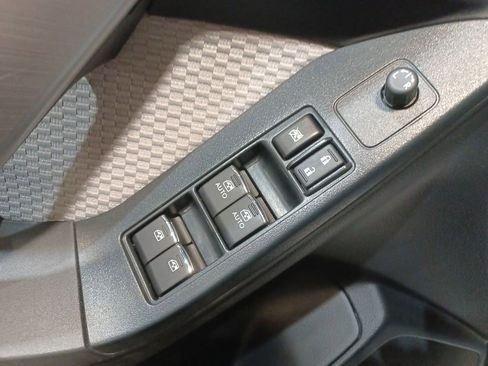 Used 2018 Subaru Forester 2.5i Premium w/ All-Weather Package image 15