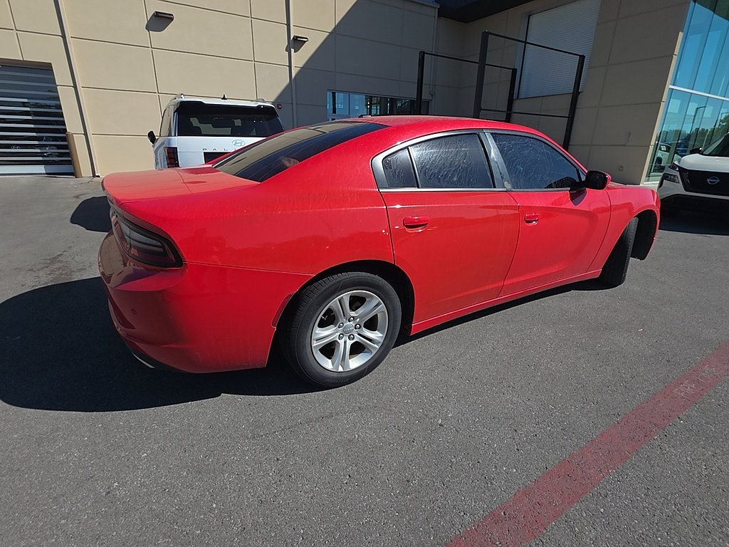 Used 2019 Dodge Charger SXT w/ Leather Interior Group RWD image 5