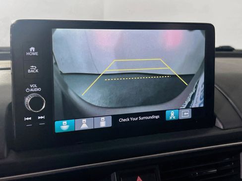Used 2023 Honda Pilot Touring image 14