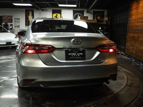 Used 2024 Toyota Camry LE image 6