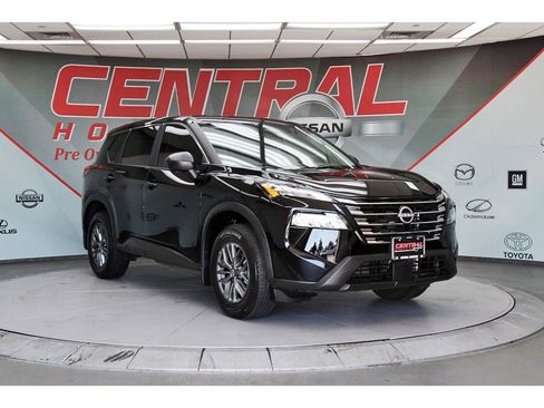 Used 2025 Nissan Rogue S image 1