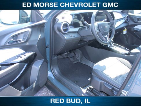 New 2026 Chevrolet Trax LT w/ Driver Confidence Package FWD image 6