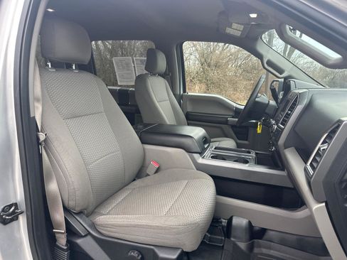 Used 2016 Ford F150 XLT image 25