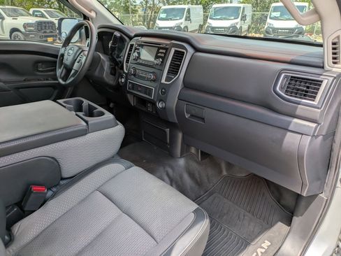 Used 2017 Nissan Titan S image 27