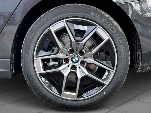 New 2026 BMW 530i xDrive w/ Premium Package AWD/4WD image 17