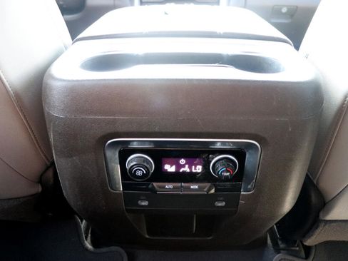 Used 2021 Chevrolet Tahoe LT image 22