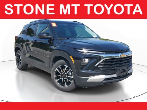 Used 2025 Chevrolet TrailBlazer LT FWD image 1