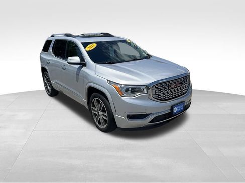 Used 2017 GMC Acadia Denali w/ Technology Package AWD/4WD image 9