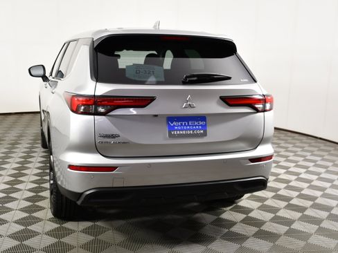 Used 2022 Mitsubishi Outlander ES AWD/4WD image 7