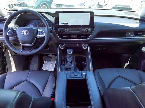 Certified 2026 Toyota Grand Highlander AWD image 23