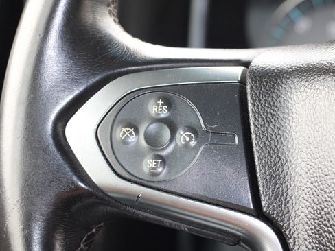 Used 2018 Chevrolet Silverado 1500 LT AWD/4WD image 16