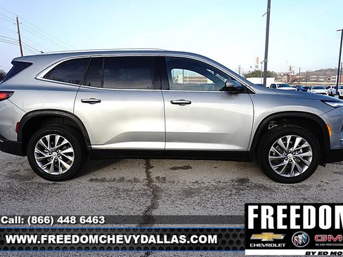 Used 2025 Buick Enclave Preferred image 36