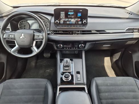 Used 2024 Mitsubishi Outlander SE FWD image 19