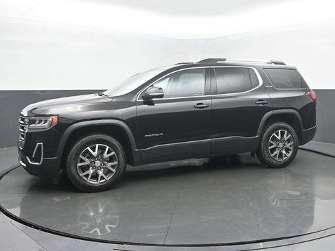 Used 2023 GMC Acadia SLE w/ Driver Convenience Package FWD image 2