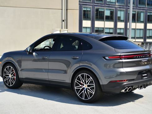 Used 2026 Porsche Cayenne S image 3