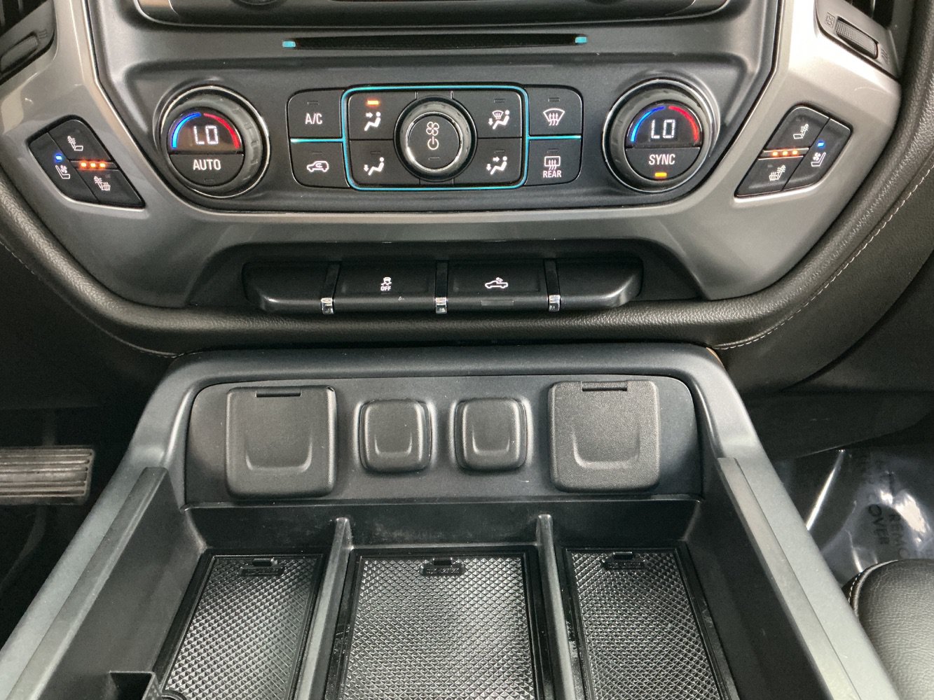 Used 2016 Chevrolet Silverado 1500 LTZ AWD/4WD image 37