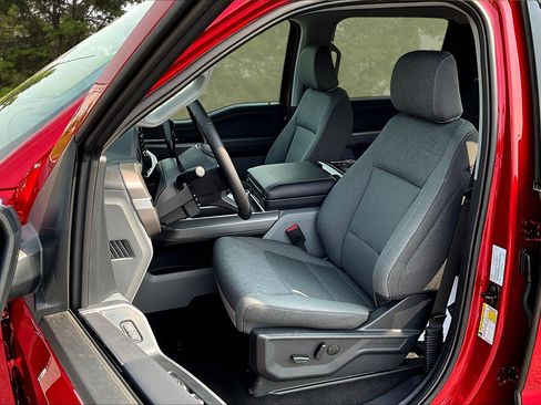 New 2025 Ford F150 XLT w/ Equipment Group 302A MID image 9