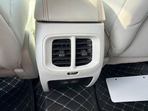 Used 2021 Jeep Cherokee Latitude Lux FWD image 10