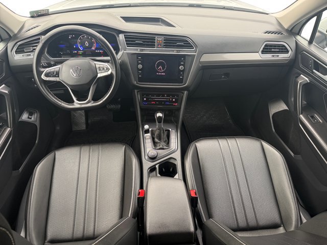 Used 2024 Volkswagen Tiguan SE AWD/4WD image 13