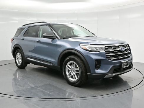 Used 2025 Ford Explorer Active image 29