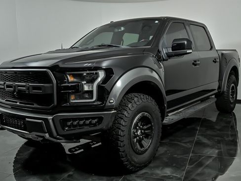 Used 2017 Ford F150 Raptor w/ Equipment Group 802A Luxury AWD/4WD image 5