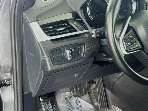 Used 2022 BMW X1 xDrive28i image 10