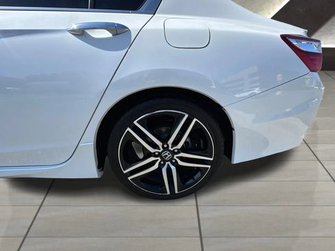 Used 2017 Honda Accord Sport image 62
