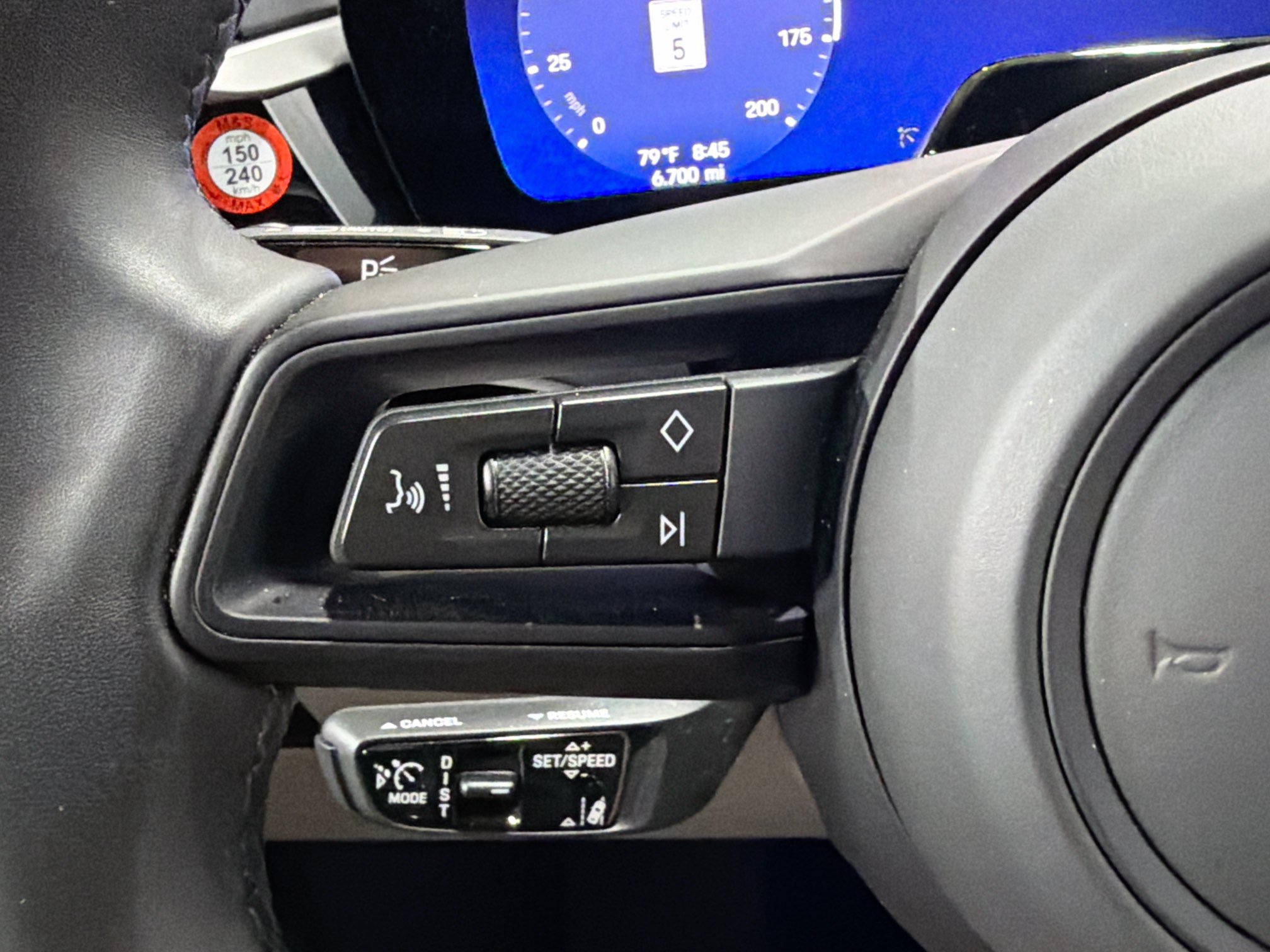 Certified 2026 Porsche Macan 4S Electric AWD/4WD image 38