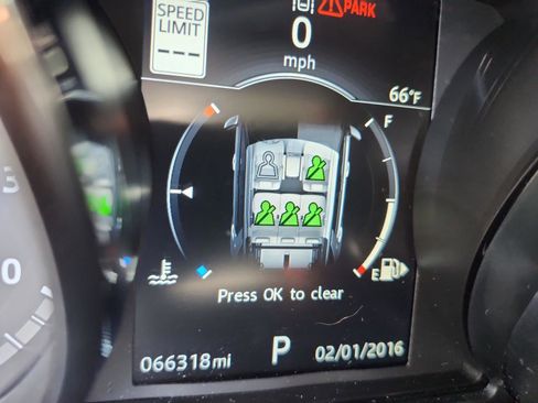 Used 2017 Land Rover Discovery Sport HSE AWD/4WD image 26