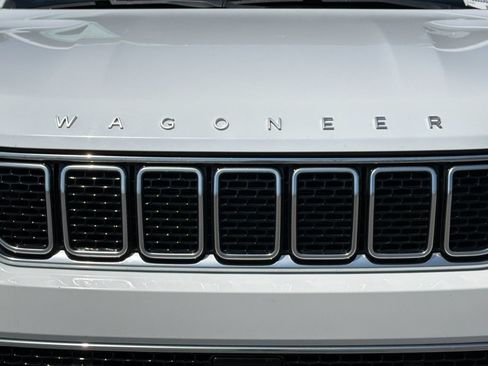 Used 2024 Jeep Wagoneer L Series II w/ Flexible Seating Group AWD/4WD image 37