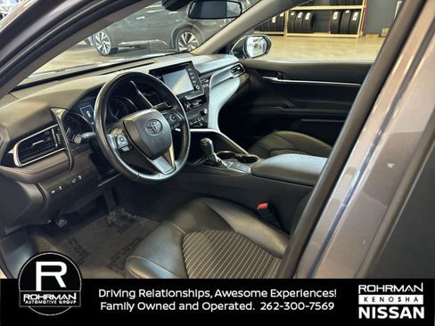 Used 2024 Toyota Camry SE image 4