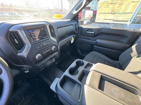 New 2025 GMC Sierra 2500 Pro w/ Convenience Package image 24