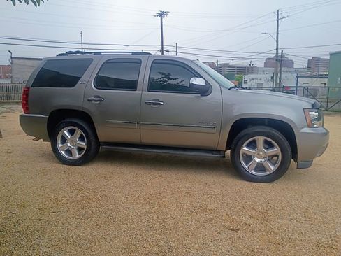 Used 2012 Chevrolet Tahoe LTZ RWD image 13
