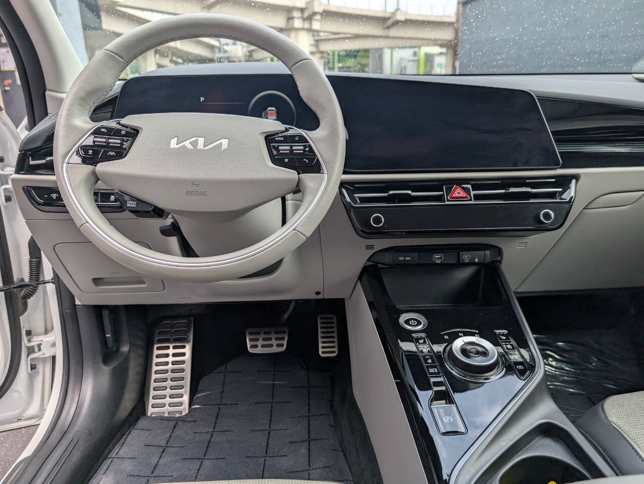 Used 2023 Kia Niro Wave w/ Wave Preserve Package FWD image 11