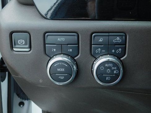 Used 2025 GMC Sierra 1500 SLT AWD/4WD image 21