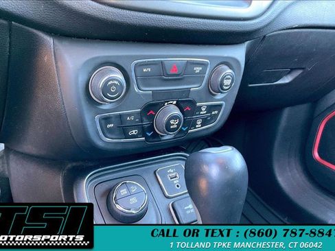 Used 2020 Jeep Compass Trailhawk image 31