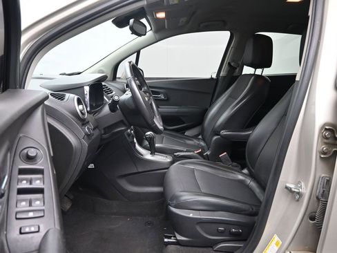 Used 2016 Chevrolet Trax LT w/ LT Convenience Package FWD image 18