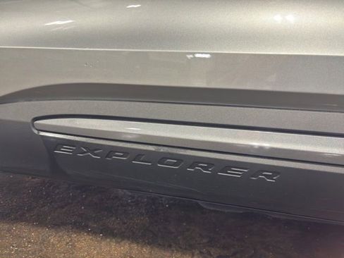 Used 2023 Ford Explorer XLT w/ Equipment Group 202A AWD/4WD image 32