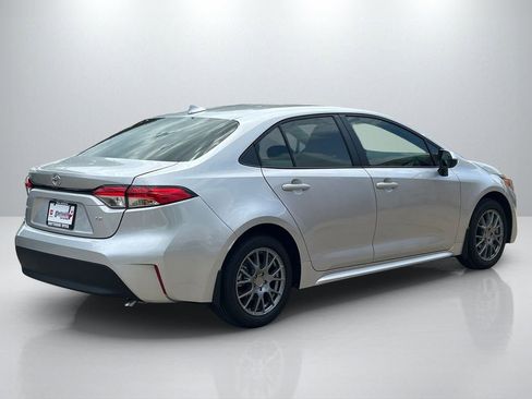 Used 2026 Toyota Corolla LE FWD image 5