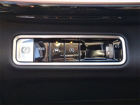 Certified 2025 Buick Envision Sport Touring image 25