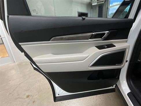 Used 2020 Kia Telluride EX w/ Towing Package FWD image 24